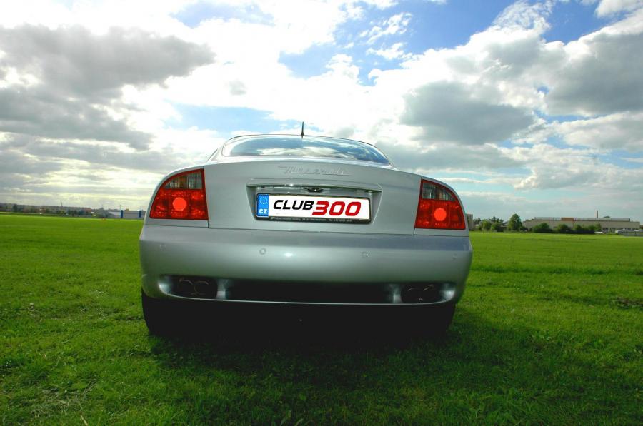  Maserati 4200 GT 2002 года  (фото 2 из 4)